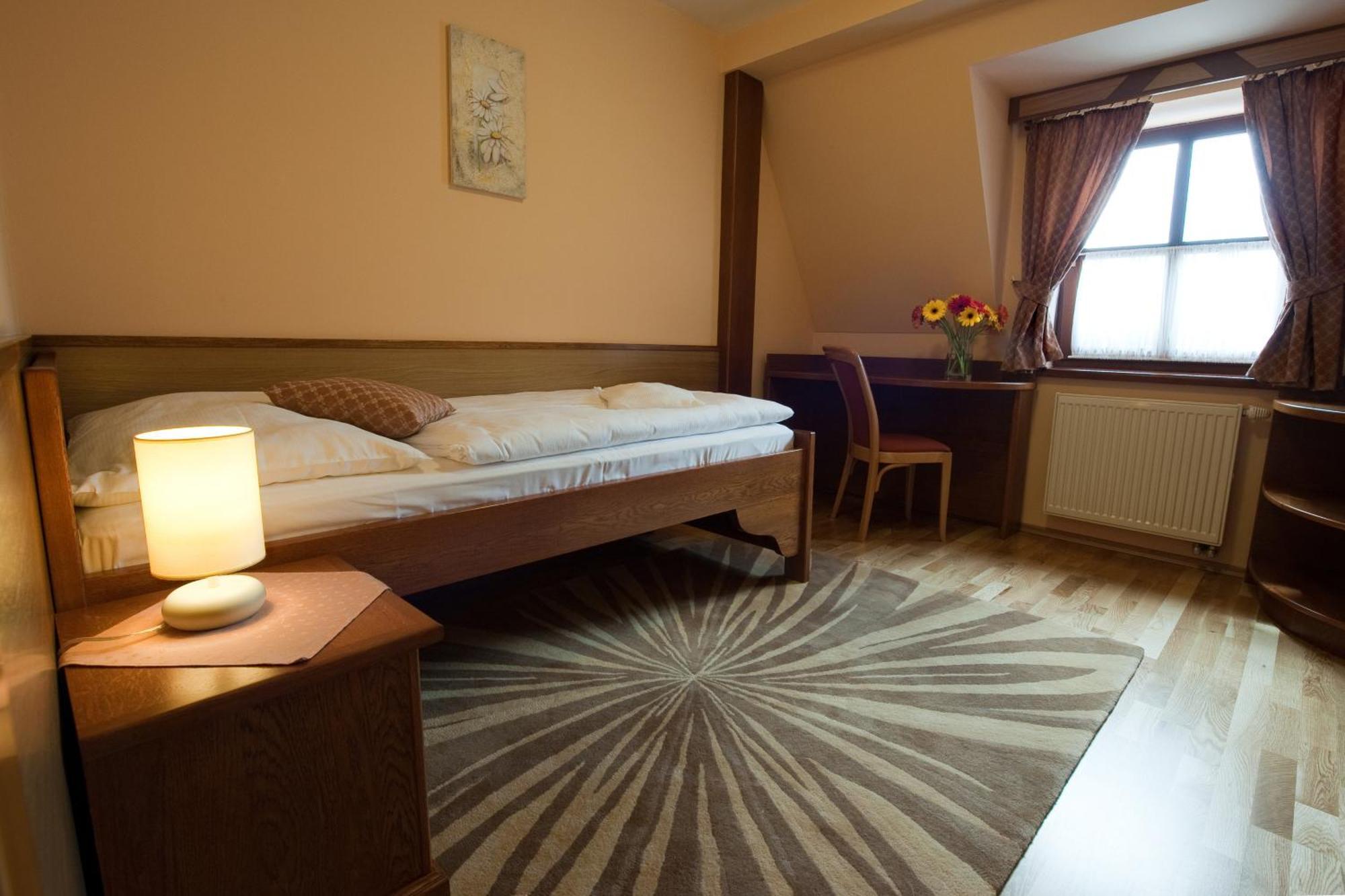 Hotel Karpatsky Dvor Lozorno Luaran gambar