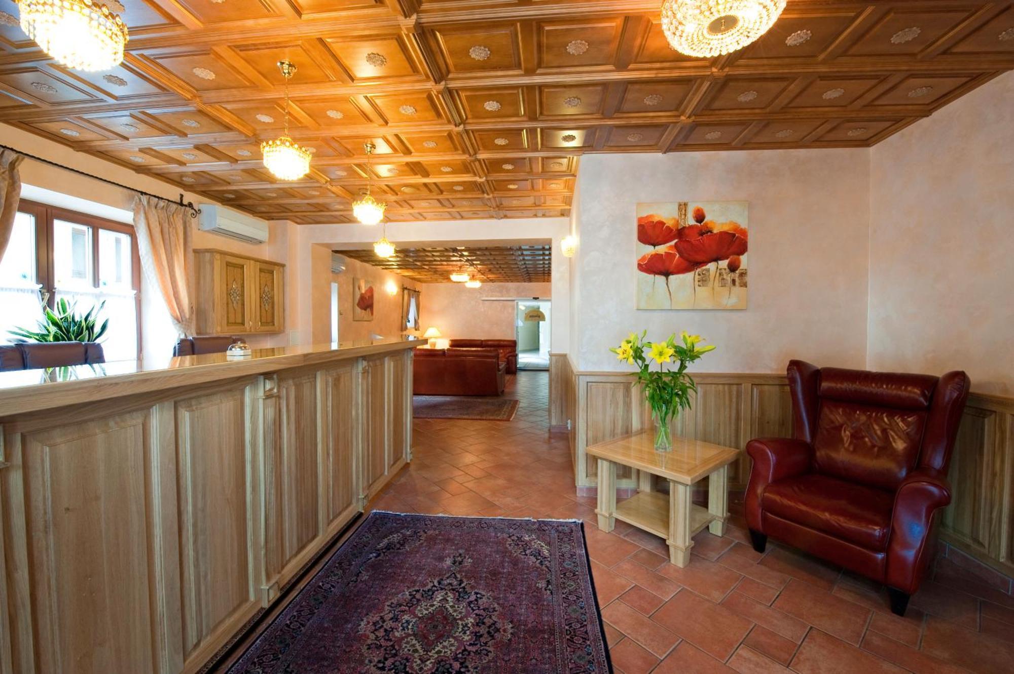 Hotel Karpatsky Dvor Lozorno Luaran gambar