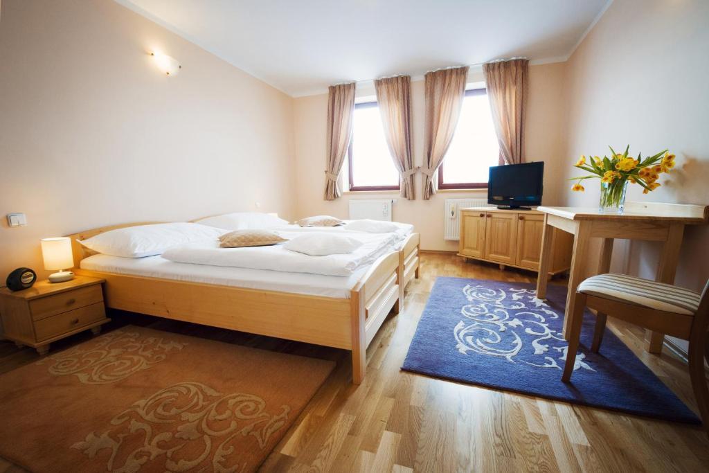 Hotel Karpatsky Dvor Lozorno Luaran gambar